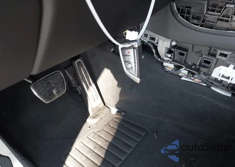 2022 BMW X6 xDrive40I z USA, uszkodzony, nr VIN 5UXCY6C01N9K82817